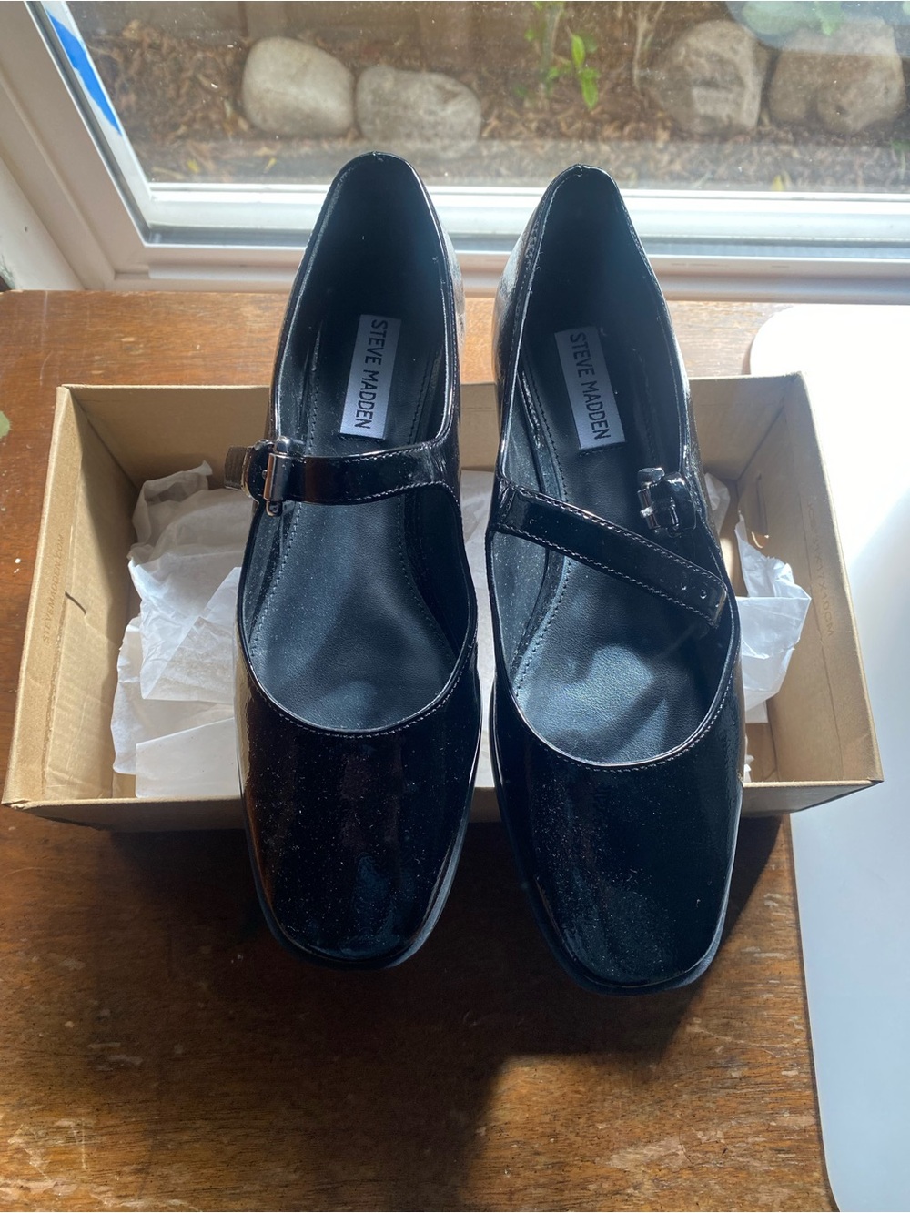 Steve Madden Black Patent Mary Jane Flats with Buckle